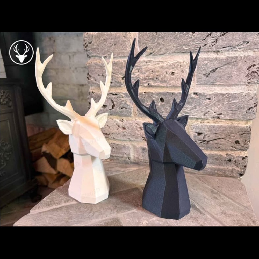 Reindeer head decor